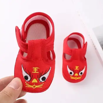 2022 Новые летние сандалии для маленьких девочек и мальчиков, Сандалии для младенцев, обувь для малышей, Резиновая подошва в китайском стиле, для новорожденных, впервые ходящих на плоском пляже