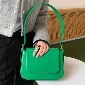 Женская сумка 2023, Новая сумка через плечо, простая и универсальная кожаная маленькая квадратная сумка Роскошного дизайна, сумка подмышками на одно плечо